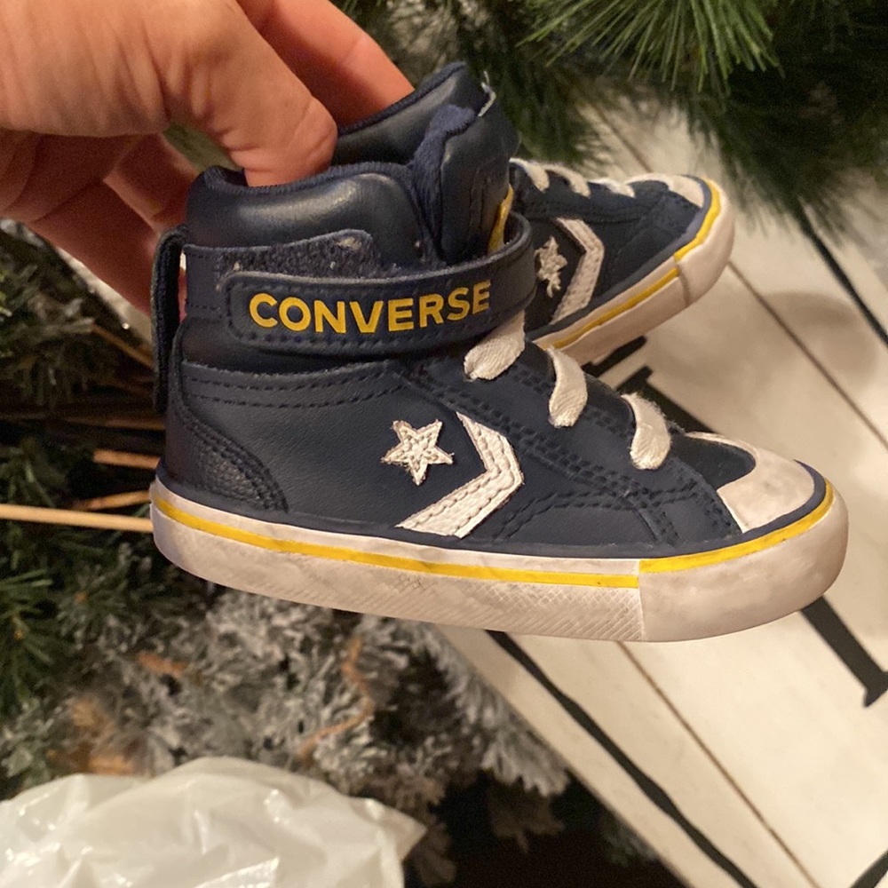 Converse hightop sneakers boots leather